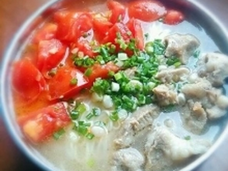 西红柿排骨面