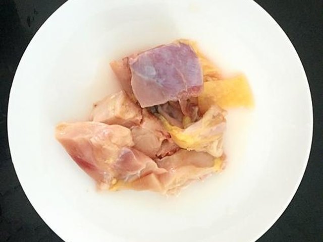 【滑鸡煲仔饭】步骤1