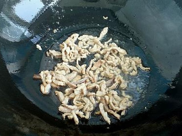 【肉丝卷心菜炒面】步骤3