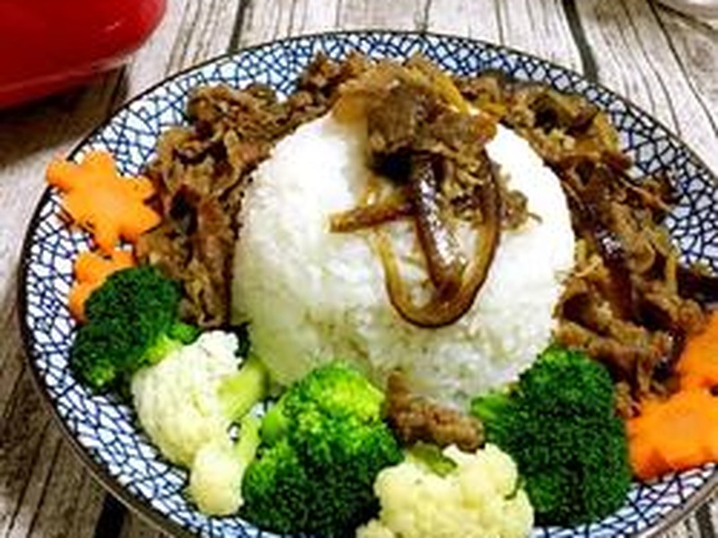 超敌美味的肥牛盖饭
