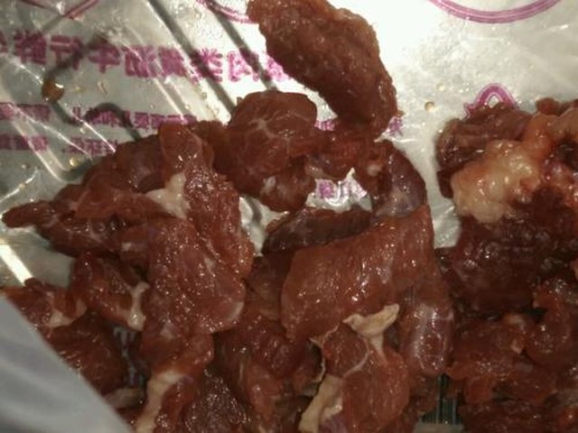 【牛肉炒河粉】步骤2