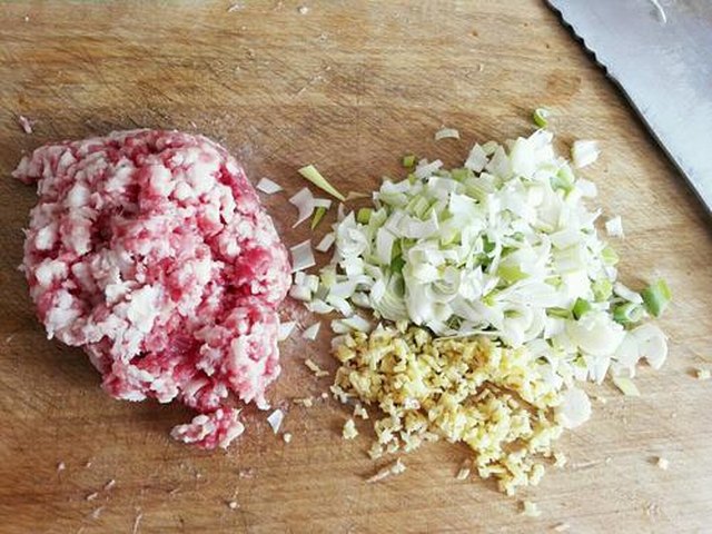 【羊肉锅贴饺子】步骤3