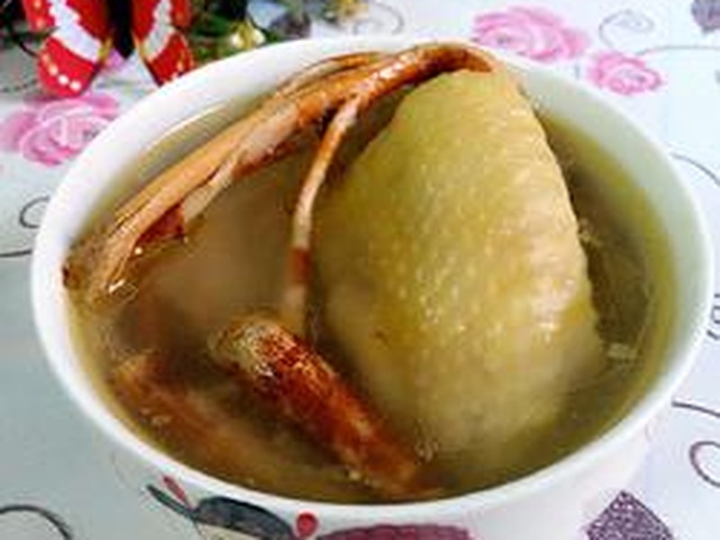 五指毛桃煲鸡汤