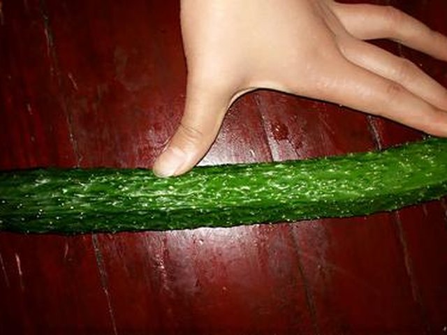 【泡泡鱼黄瓜拼盘】步骤1