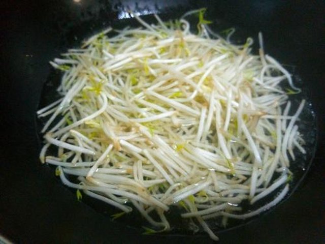 【凉拌绿豆芽】步骤3