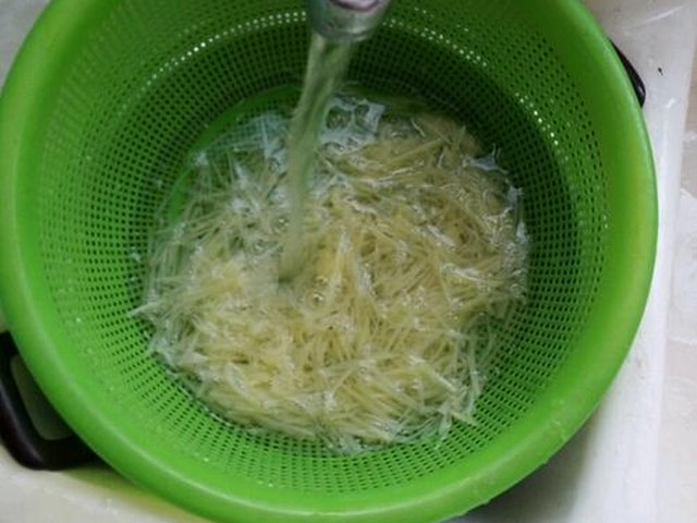 【老干妈土豆丝】步骤4