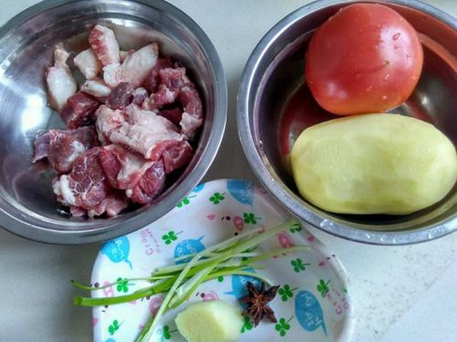 【番茄土豆牛肉汤】步骤1