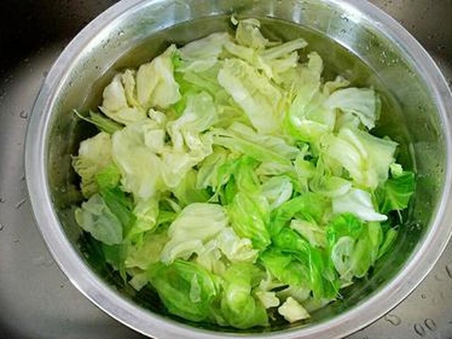 【凉拌手撕卷心菜】步骤4