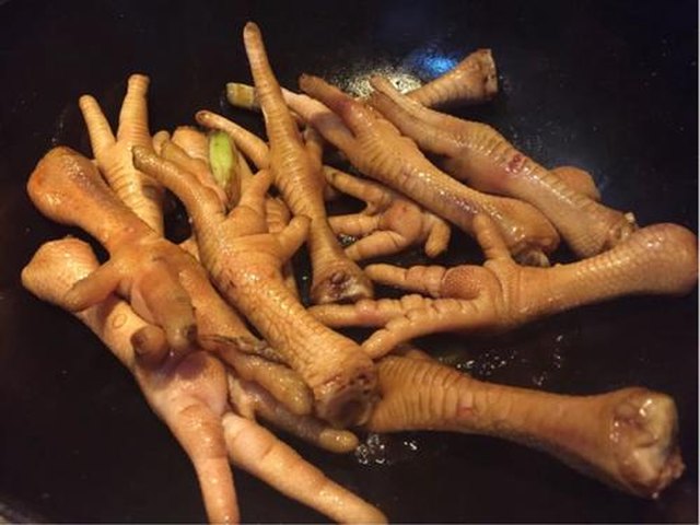 【美味卤鸡爪】步骤4