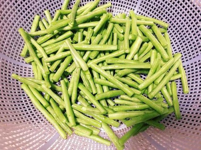 【凉拌酸辣豆角】步骤2