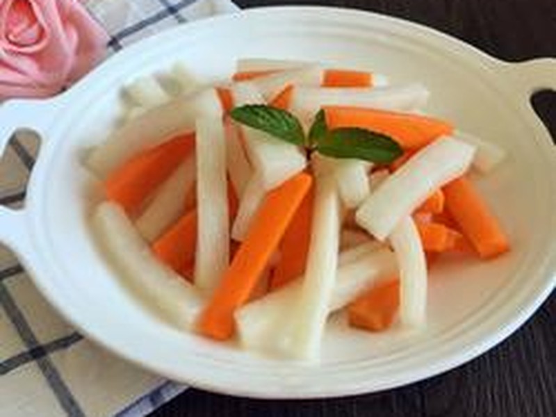 糖醋腌萝卜条