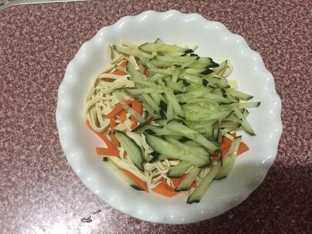 【凉拌豆腐皮】步骤4