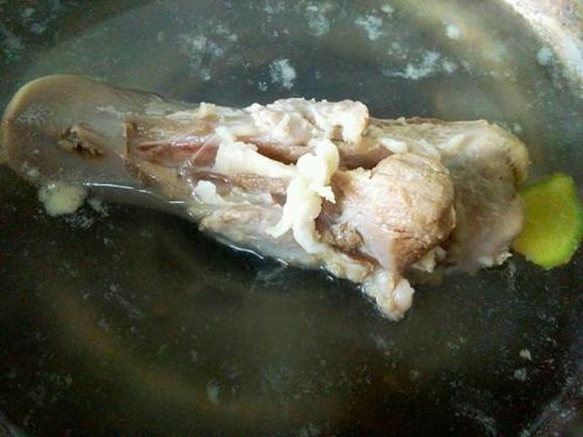 【卤猪舌】步骤4