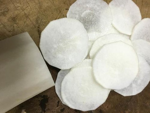 【酱香萝卜片】步骤2