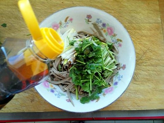 【凉拌三河豆腐丝】步骤4