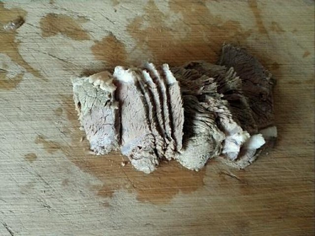 【凉拌牛肉】步骤2