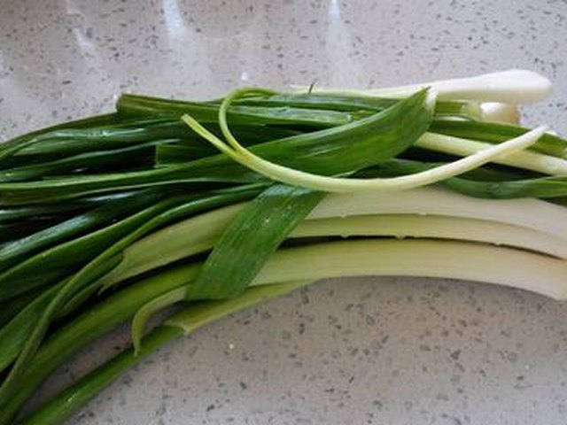 【菠蒜红油澡(芥末味)】步骤1