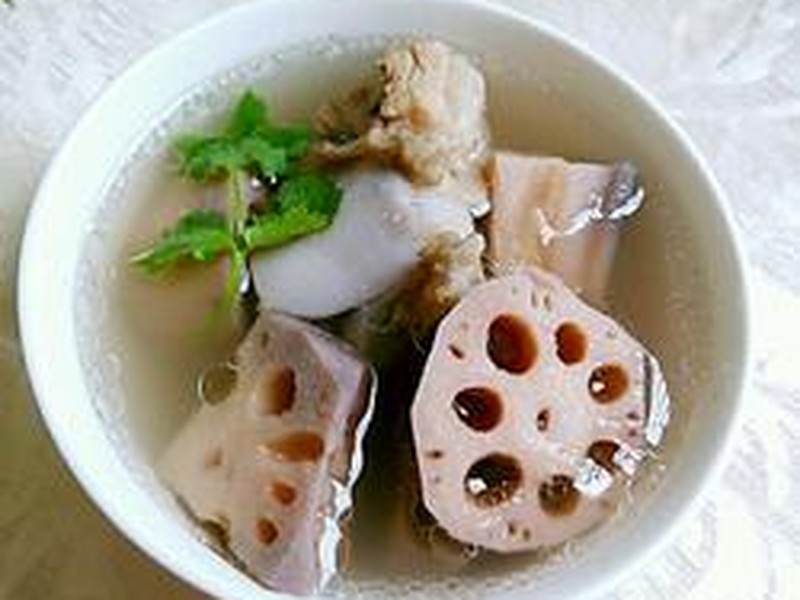 莲藕筒骨汤