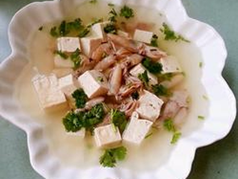 墨鱼仔炖豆腐