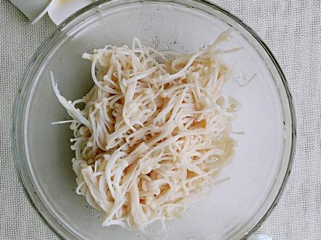【凉拌黄瓜金针菇】步骤4