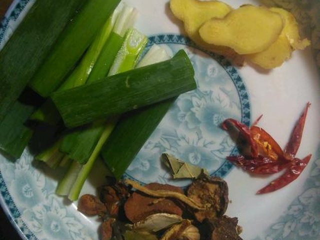 【卤水鸡爪】步骤3