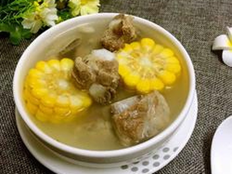 玉米炖排骨