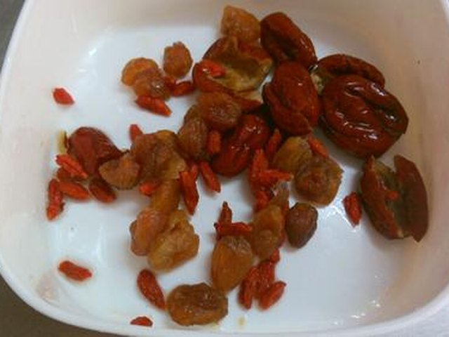 【灵芝煲土鸡】步骤4
