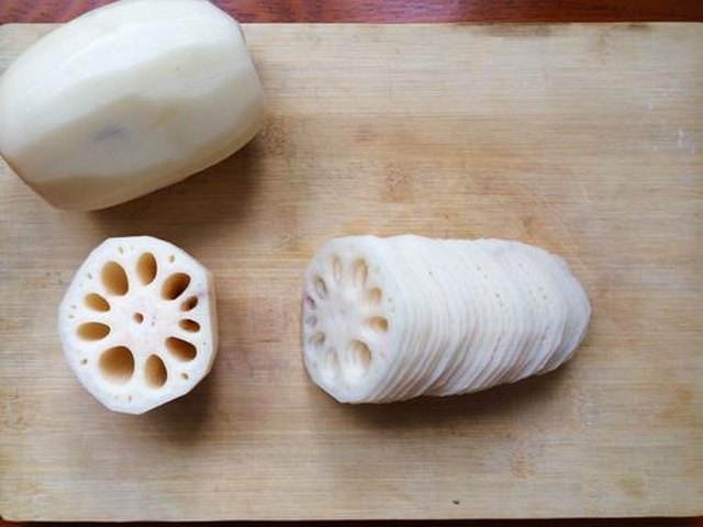 【〖 姜汁老醋拌藕片 〗】步骤2
