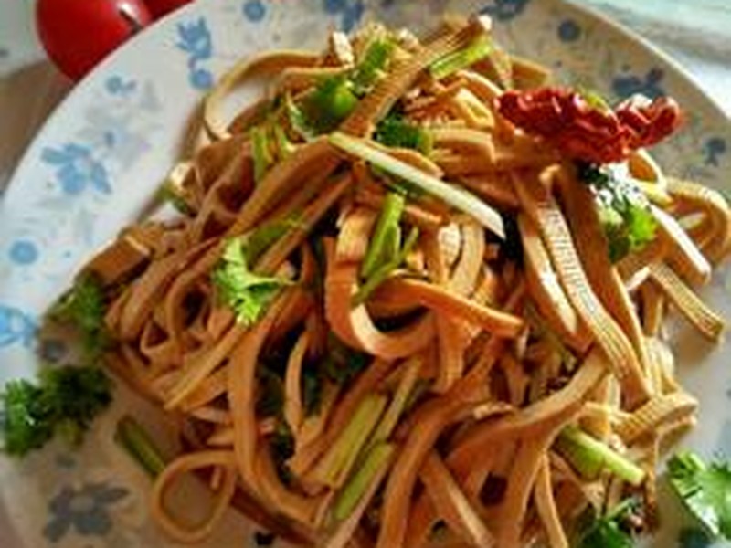 凉拌豆腐皮
