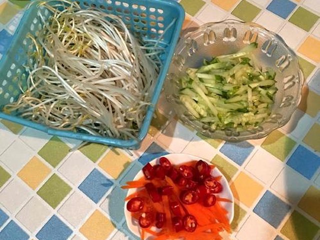 【凉拌绿豆芽黄瓜】步骤2