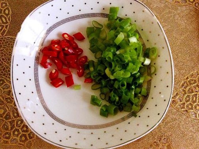 【猪耳拌黄瓜】步骤3