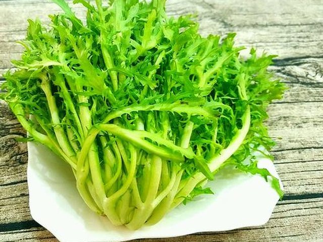 【凉拌苦菊】步骤1