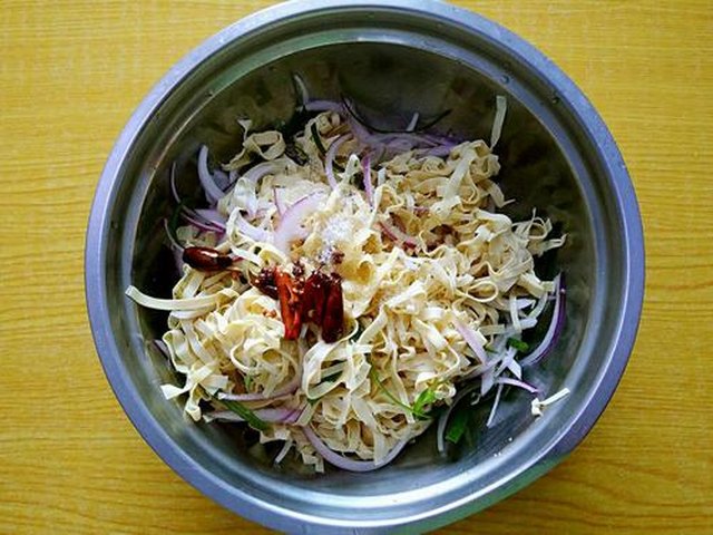 【葱香干豆腐】步骤4