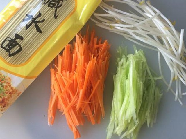 【麻辣凉面】步骤1