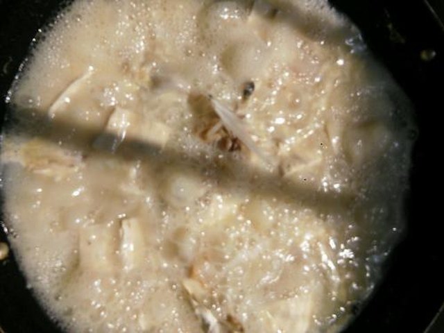 【鱼头豆腐金针菇汤】步骤4