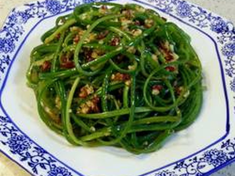 手撕蒜薹