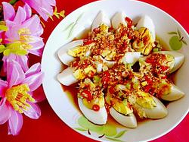 小菜凉拌蒜泥鸡蛋