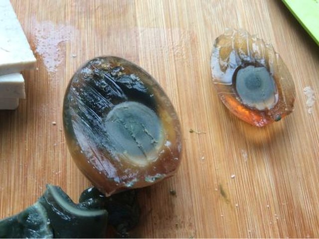 【松花蛋拌豆腐】步骤2