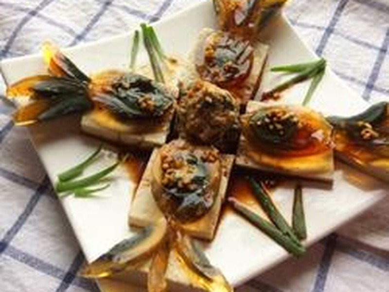 松花蛋拌豆腐