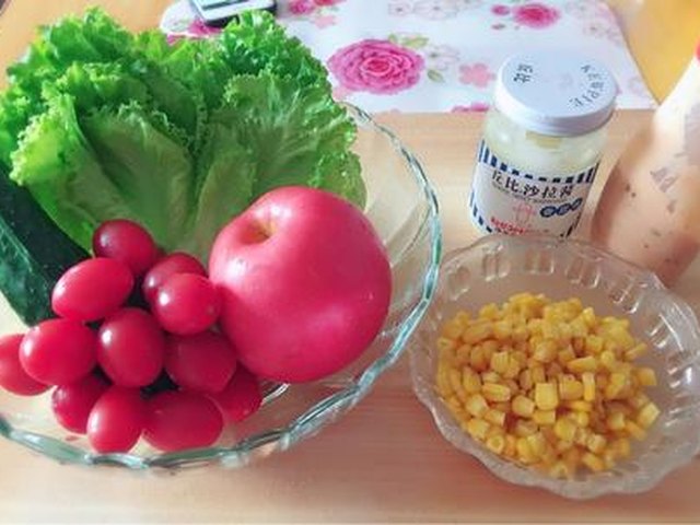 【什锦蔬菜水果沙拉】步骤1