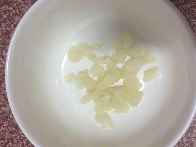【凉拌金针菇】步骤3