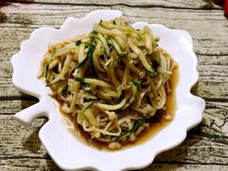 金针菇拌黄瓜