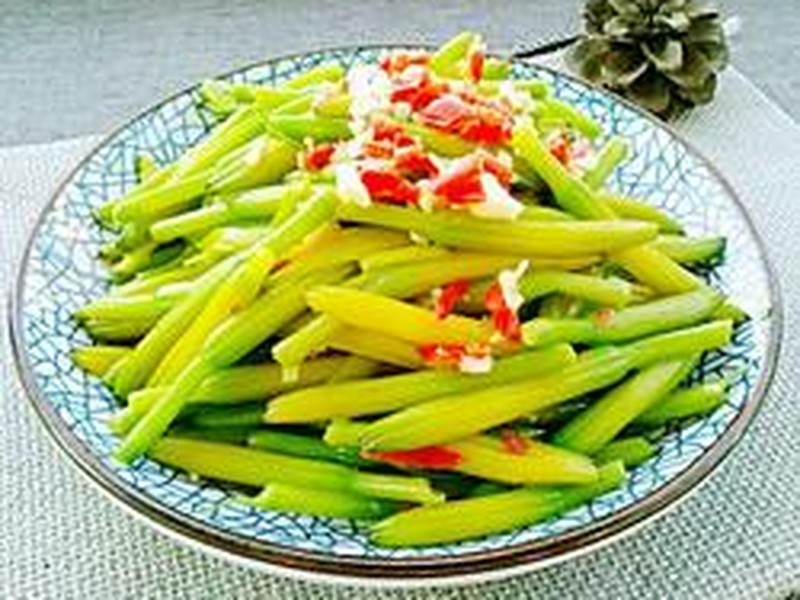 凉拌黄花菜