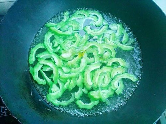 【蜜汁苦瓜】步骤4