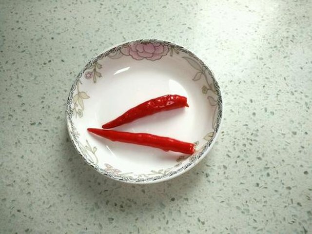 【虎皮青椒皮蛋】步骤2