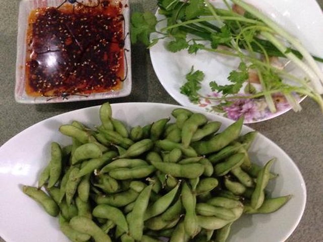 【爽口红油毛豆】步骤1