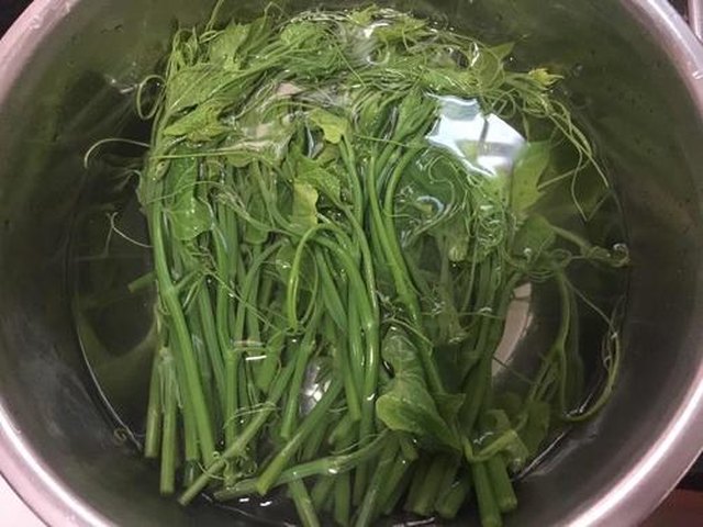 【蒜香龙须菜】步骤2