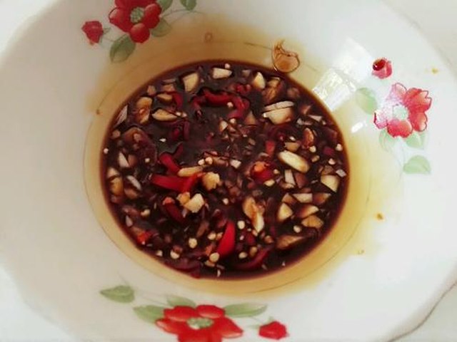 【凉拌黄花菜】步骤4