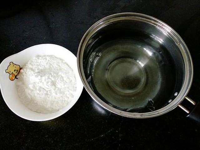 【凉拌豌豆凉粉】步骤1