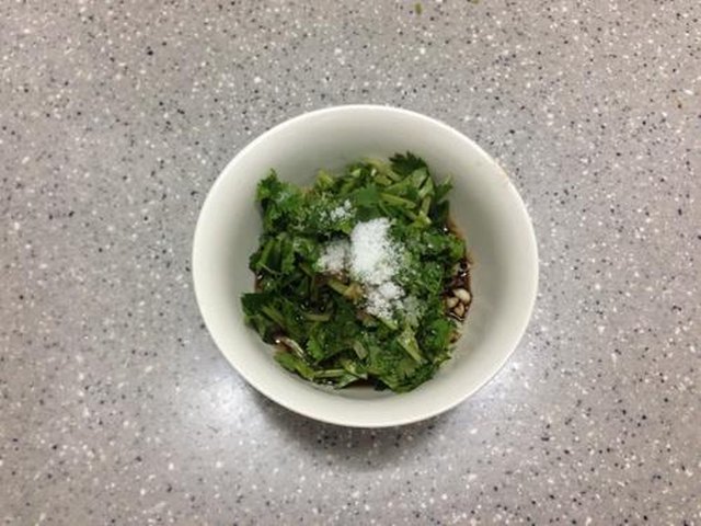 【蒜香手撕茄子】步骤2